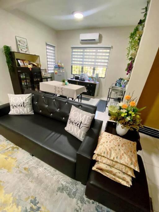 Holiday home Tanjung Hijau - Bukit Beruntung - 2ndfloor - 4 Bedrooms *