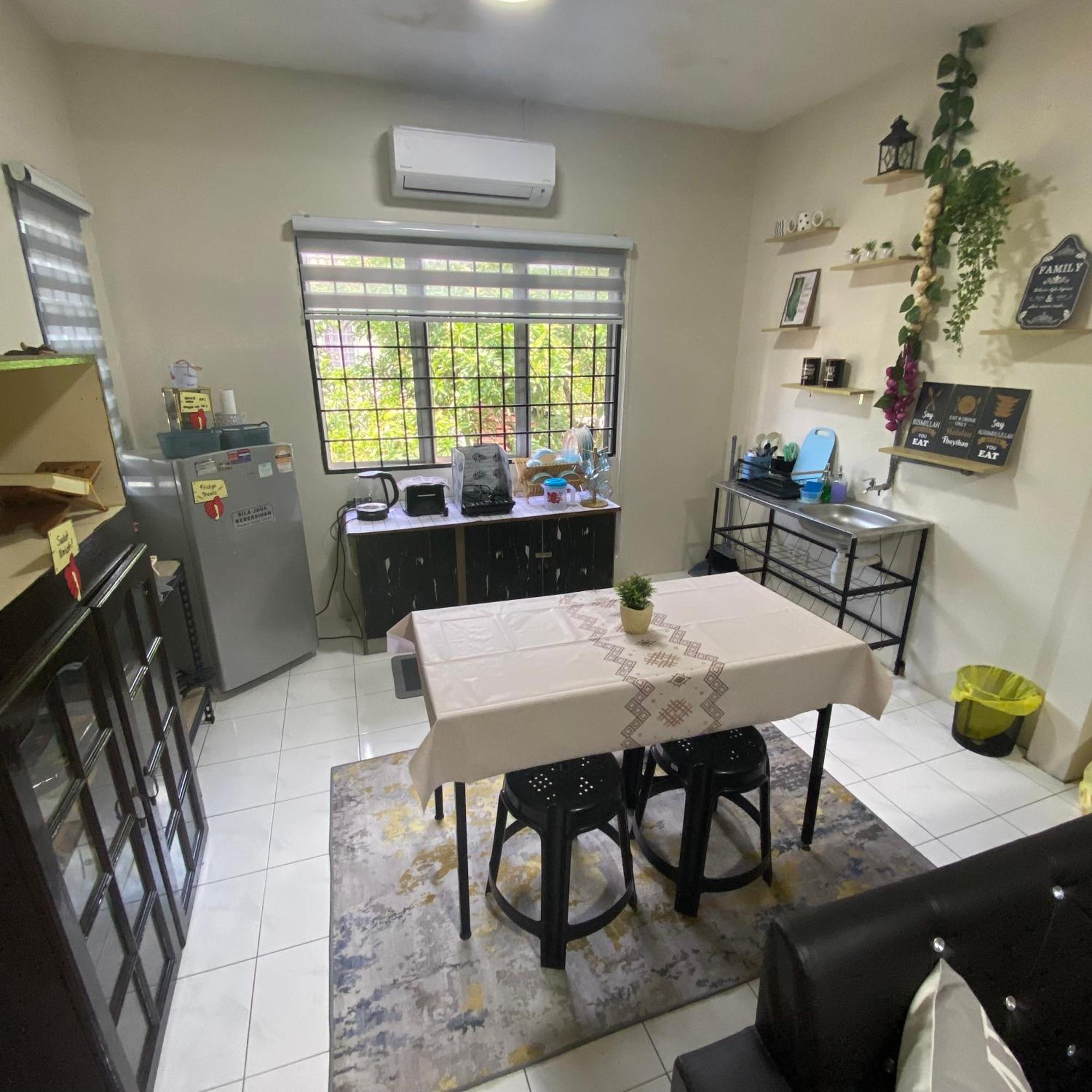 Tanjung Hijau - Bukit Beruntung - 2ndfloor - 4 Bedrooms * Rawang