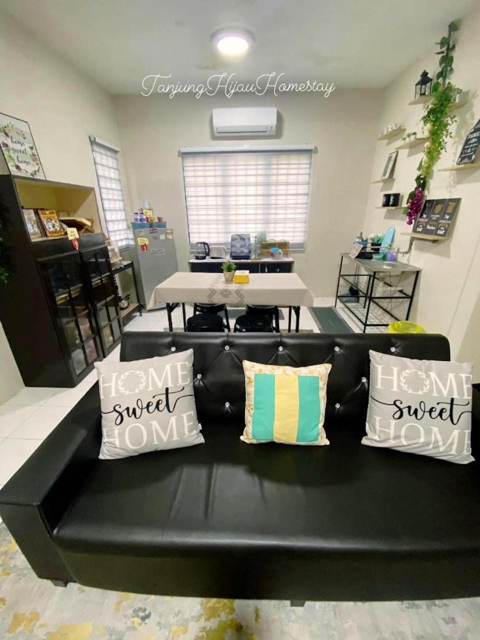 Holiday home Tanjung Hijau - Bukit Beruntung - 2ndfloor - 4 Bedrooms *